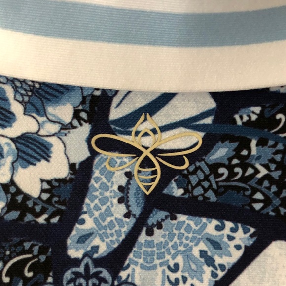 Johnny Was Blue and White Mosaic Floral polo tank moonlight glass Athleisure XL - Picture 10 of 14